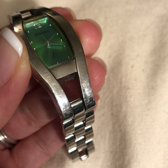 Iridescent green and blue face Fossil bracelet watch - Picture 6 of 16